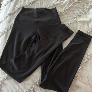 Good condition size 2 Lululemon align black full length leggings